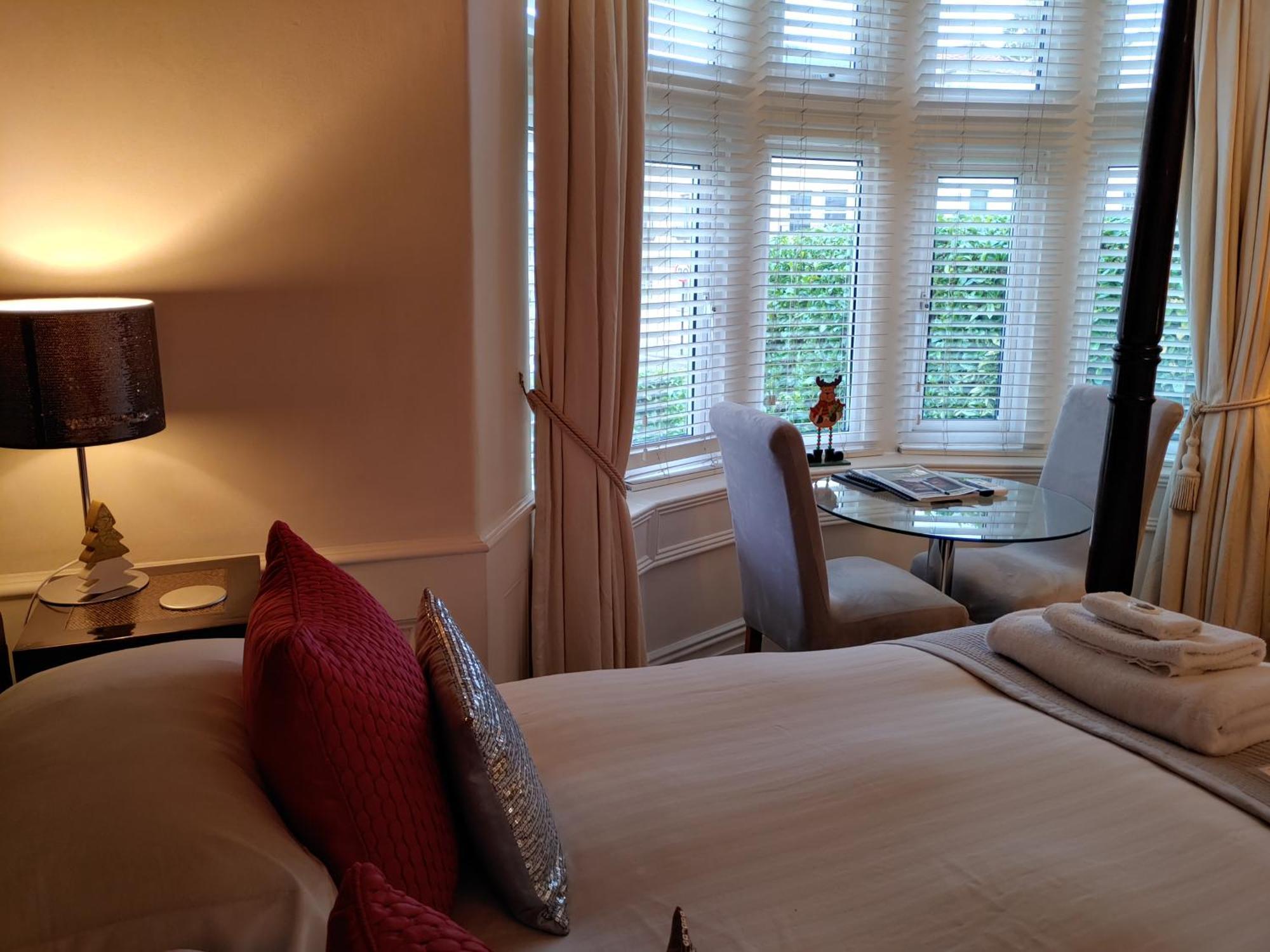 The Bath House Boutique B&B - IN-ROOM Breakfast - FREE parking Extérieur photo