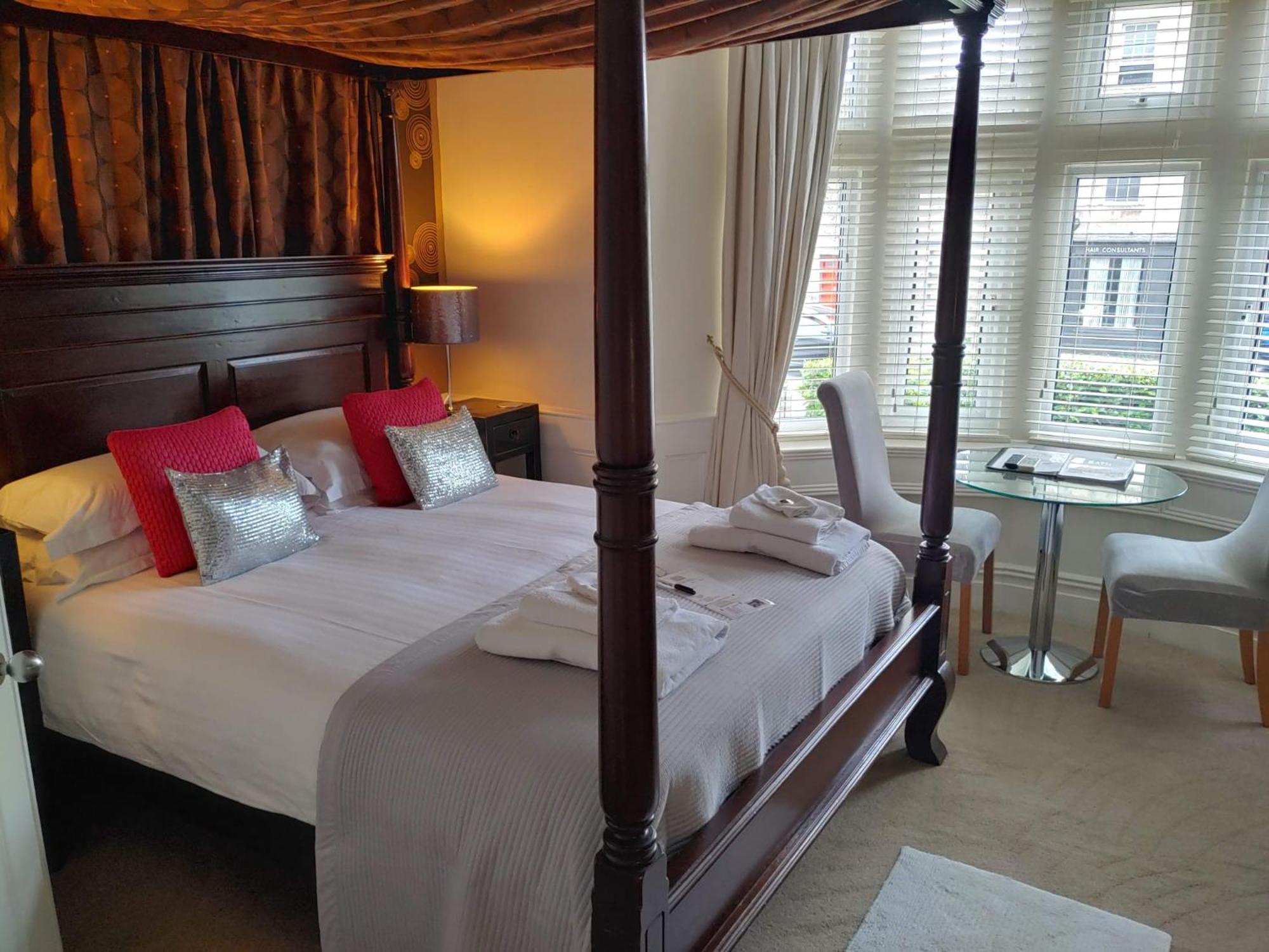 The Bath House Boutique B&B - IN-ROOM Breakfast - FREE parking Extérieur photo