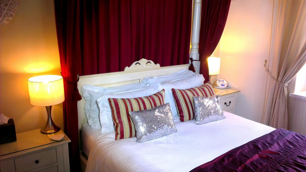 The Bath House Boutique B&B - IN-ROOM Breakfast - FREE parking Extérieur photo